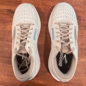 Brooks Ghost Max 3 Women's Sneakers 8.5